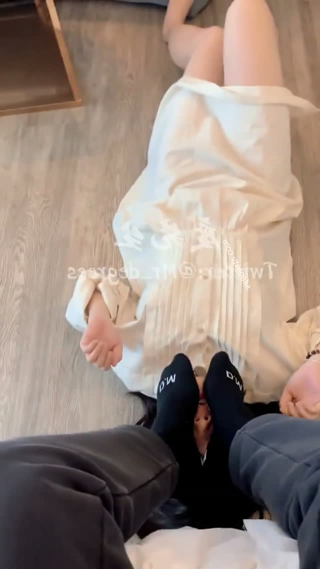 绿奴丈夫躲进柜子偷看妻子被单男操成淫荡母狗，兴奋到喷射精液。 [LM472] 置顶播放完整版 【72V 9.2小时】