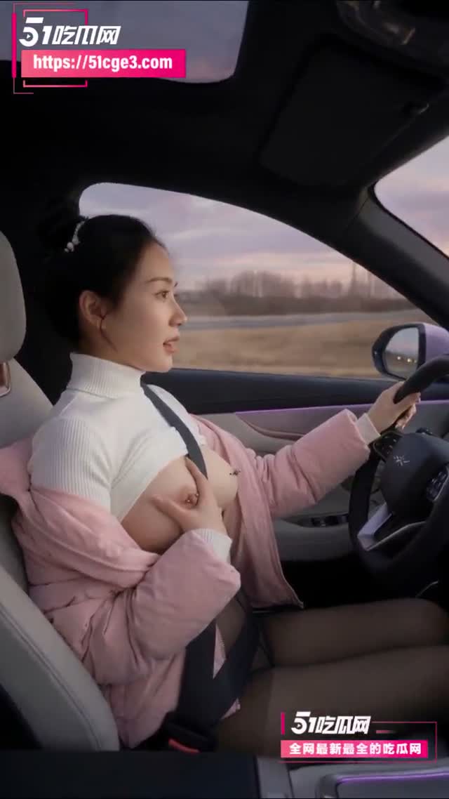 AI真人小剧场_独闯男汤大冒险_乳钉女孩进男澡堂被大爷围攻激战狂操