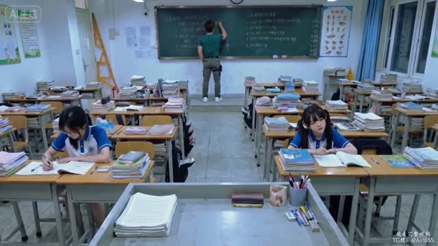 高三爱情故事｜AI成人短剧｜第1段视频封面