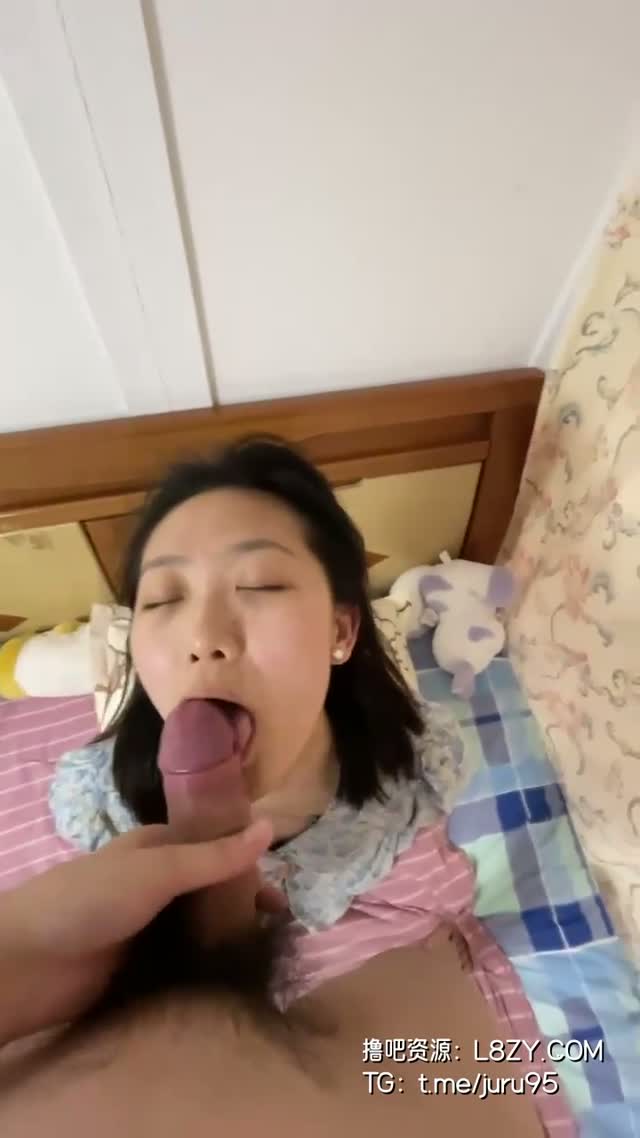 这个少妇是我对门邻居，老公在外上班，我老婆也经常出差，我家有时在她家｜口爆视频封面