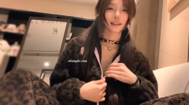 网红超人气女神【小小绘】首次露脸紫薇首部作品高潮 糖心 福利姬
