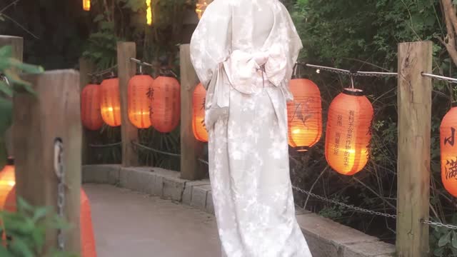 晴子的嫩穴礼物 口爆吞精饥渴榨精 精液灌满骚穴流出 春原晴子 糖心 福利姬视频封面