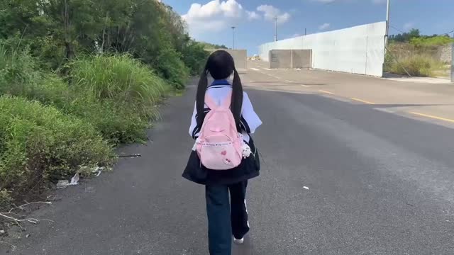 【糖心VLOG】 露出 双马尾 成年娇小角色 19岁白虎学妹 户外野战 跟踪学妹强插 塞满肛塞抽插不停【完整版】【每期根据点赞量发完整版】